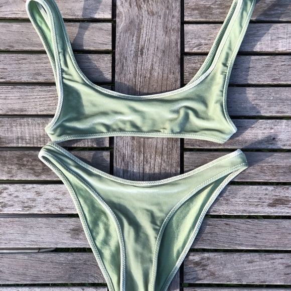 Triangl Velvet Bikini Size XXSmall⚡️SOLD - Picture 7 of 8